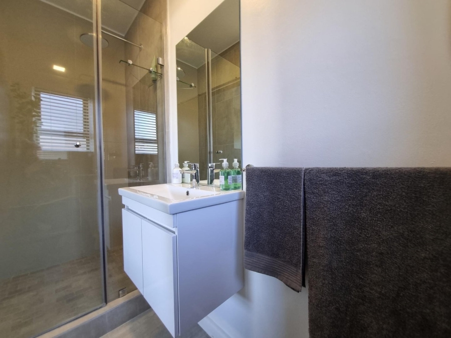 1 Bedroom Property for Sale in Table View Western Cape